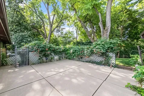 10 Hollycourt Terrace Lake Zurich IL 60047