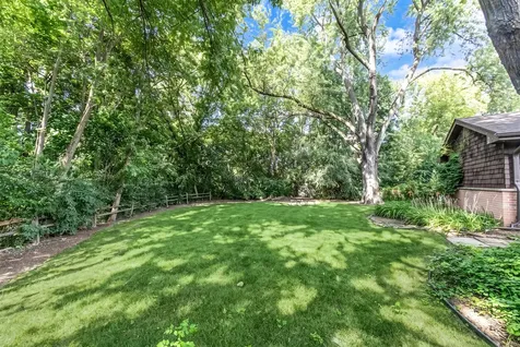 10 Hollycourt Terrace Lake Zurich IL 60047
