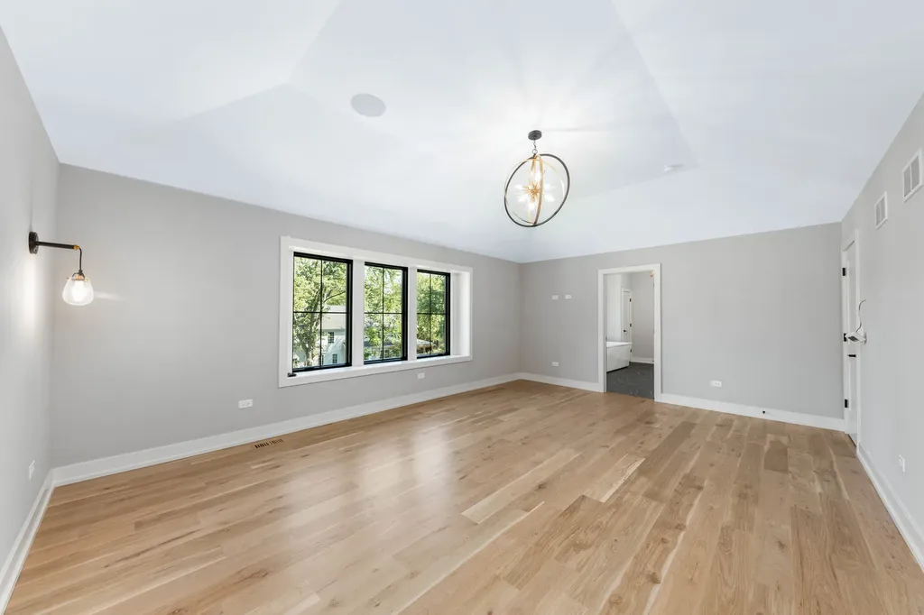1314 North Eagle Street Naperville IL 60563
