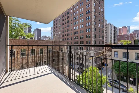 88 West Schiller Street Chicago IL 60610