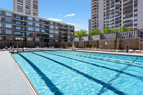 88 West Schiller Street Chicago IL 60610
