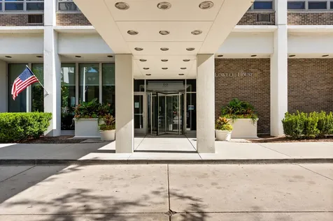 88 West Schiller Street Chicago IL 60610