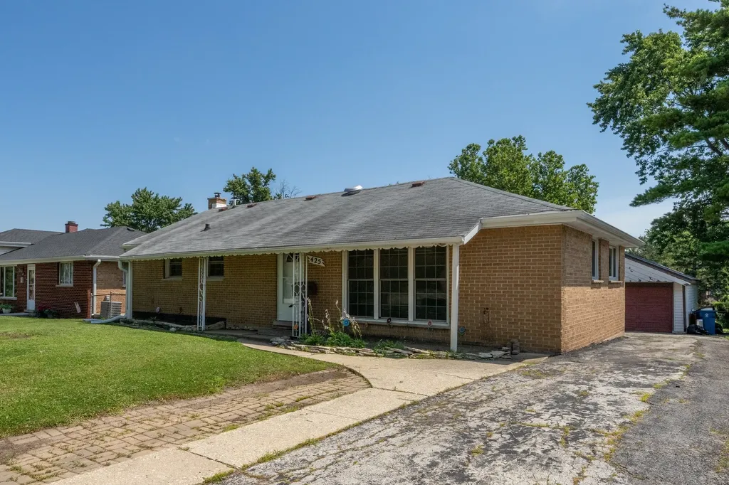 425 South Clarendon Avenue Addison IL 60101