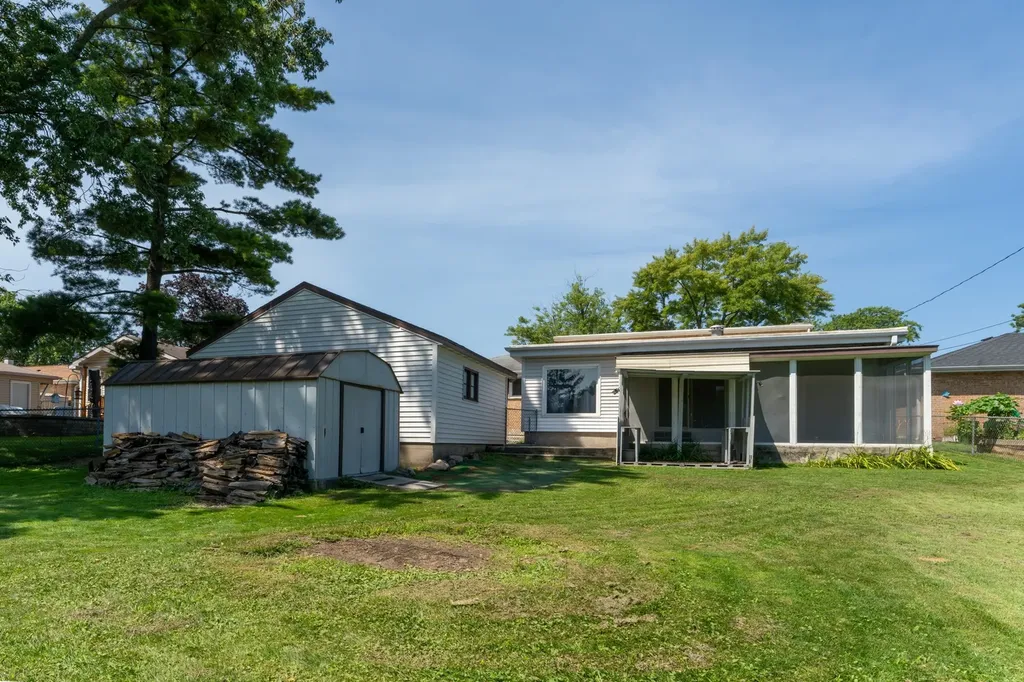 425 South Clarendon Avenue Addison IL 60101