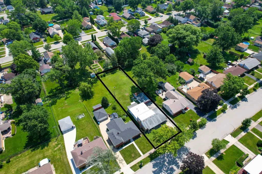 425 South Clarendon Avenue Addison IL 60101