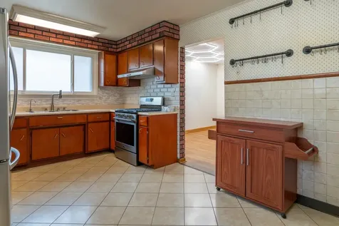 425 South Clarendon Avenue Addison IL 60101
