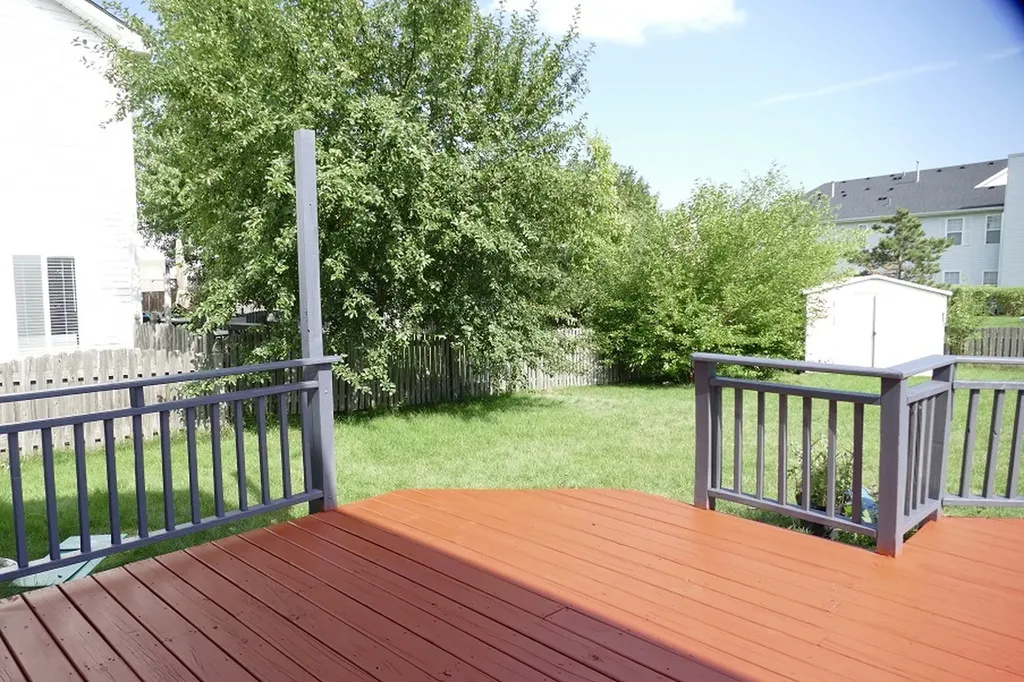 2551 Smithfield Lane Aurora IL 60504