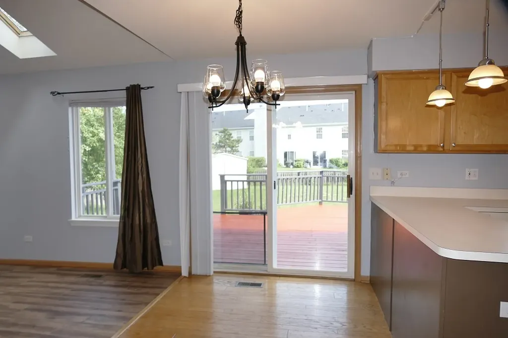 2551 Smithfield Lane Aurora IL 60504