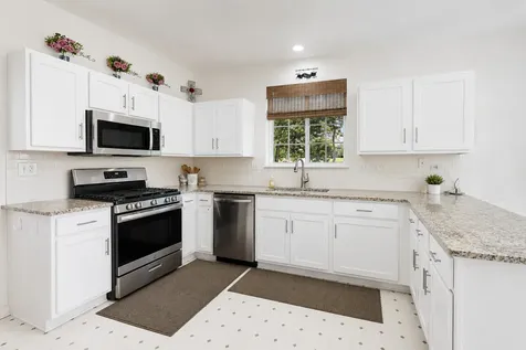 1819 Krowka Drive Des Plaines IL 60018