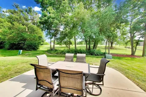 1819 Krowka Drive Des Plaines IL 60018