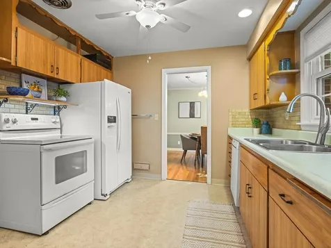 110 South Calvin Park Boulevard Rockford IL 61108