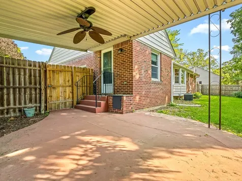 110 South Calvin Park Boulevard Rockford IL 61108