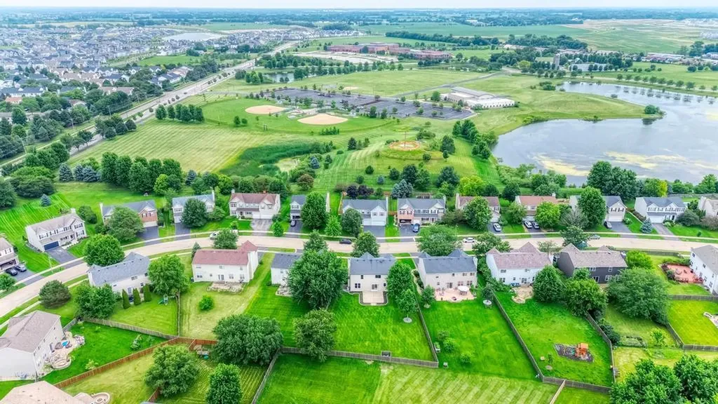 2322 Pagosa Springs Drive Aurora IL 60503