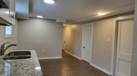827 West 33rd Place Chicago IL 60608