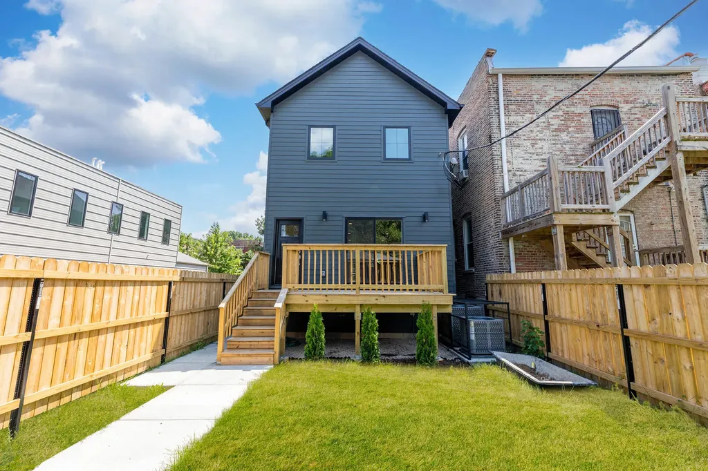 2832 West Wilcox Street Chicago IL 60612