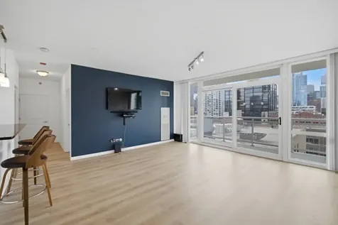 757 North Orleans Street Chicago IL 60654