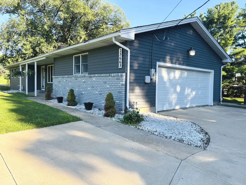 23663 Hazel Road Sterling IL 61081