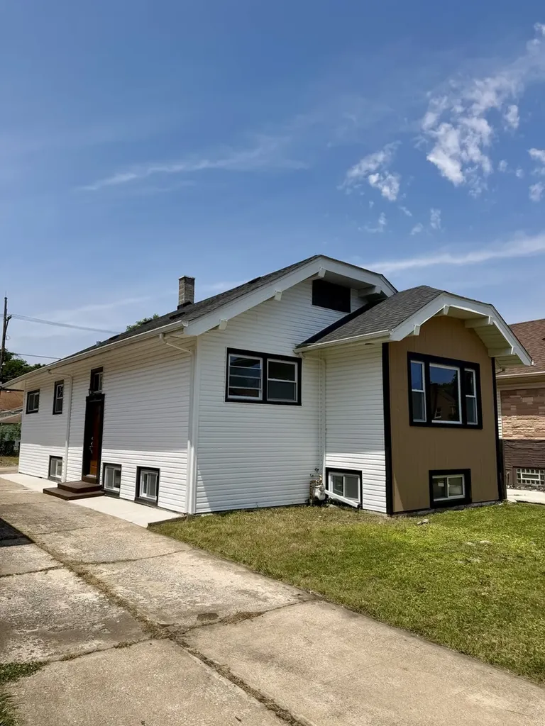 11344 South Parnell Avenue Chicago IL 60628
