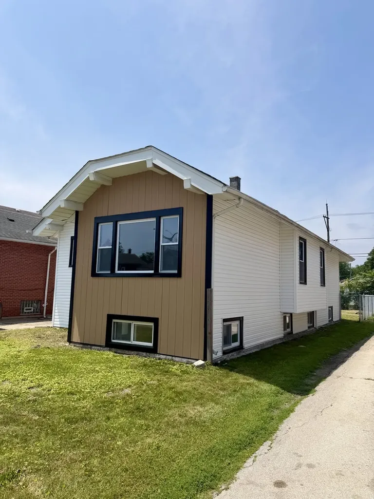 11344 South Parnell Avenue Chicago IL 60628