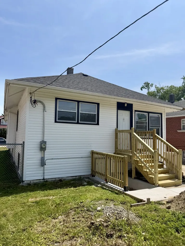 11344 South Parnell Avenue Chicago IL 60628