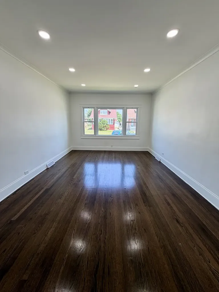 11344 South Parnell Avenue Chicago IL 60628