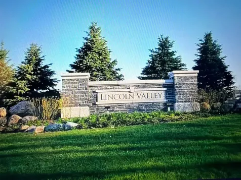 930 Fitzwilliam Way North Aurora IL 60542