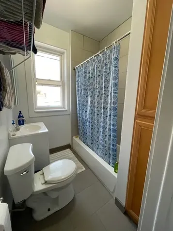 1441 West Berteau Avenue Chicago IL 60613