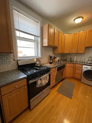 1441 West Berteau Avenue Chicago IL 60613