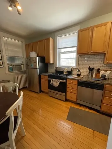 1441 West Berteau Avenue Chicago IL 60613