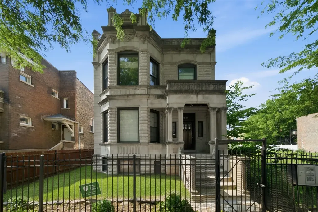 3825 West Adams Street Chicago IL 60624