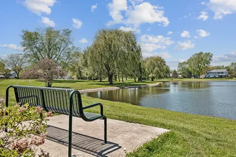 784 Leicester Road Elk Grove Village IL 60007