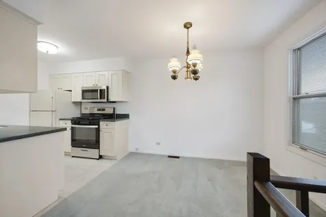 784 Leicester Road Elk Grove Village IL 60007