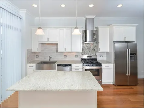 4 North Aberdeen Street Chicago IL 60607
