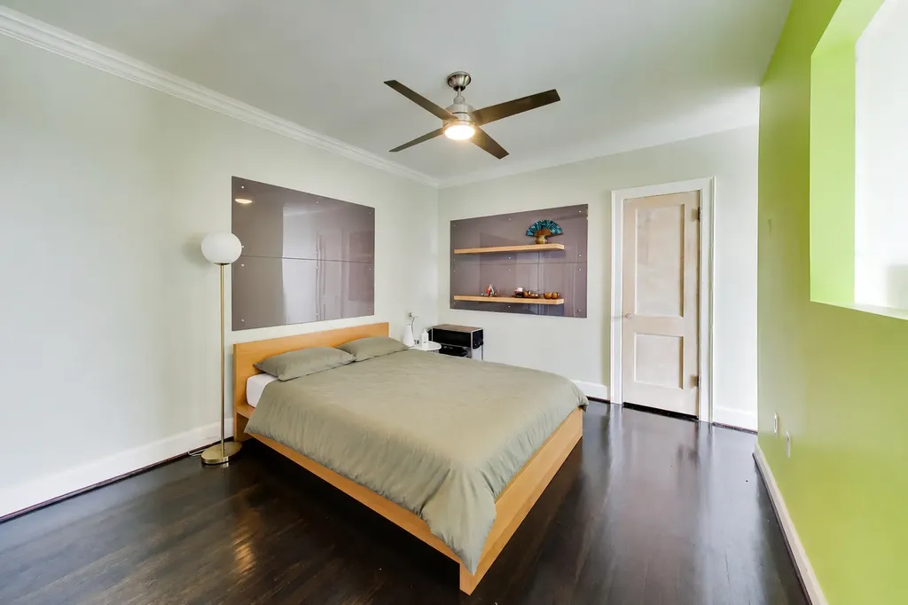 1755 East 55th Street Chicago IL 60615