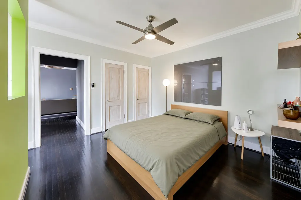 1755 East 55th Street Chicago IL 60615