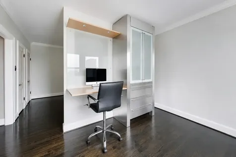 1755 East 55th Street Chicago IL 60615