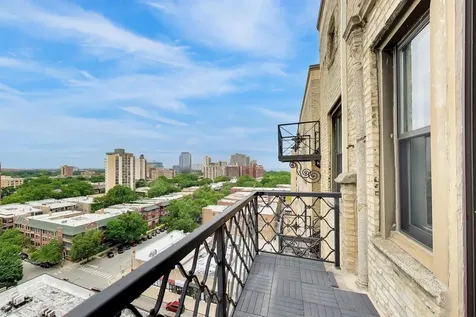 1755 East 55th Street Chicago IL 60615