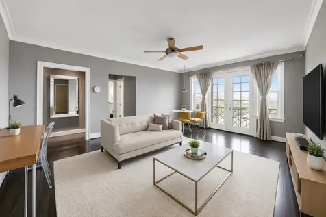 1755 East 55th Street Chicago IL 60615