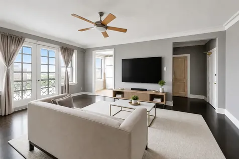 1755 East 55th Street Chicago IL 60615