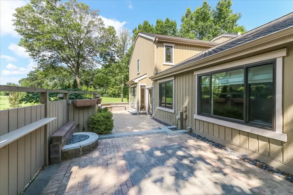 244 Hickory Lane Lake Barrington IL 60010