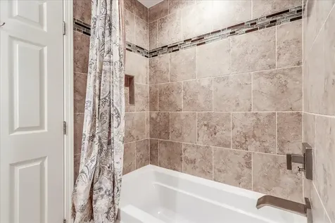 244 Hickory Lane Lake Barrington IL 60010