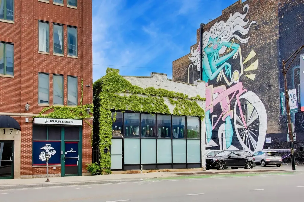 815 North Milwaukee Avenue Chicago IL 60642