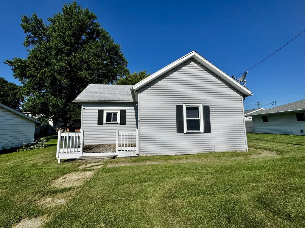 104 North Memorial Street Ohio IL 61349