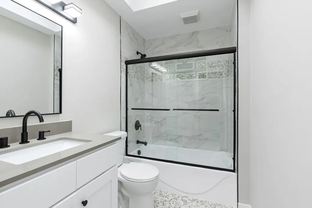 105 Cedarwood Court Bolingbrook IL 60440
