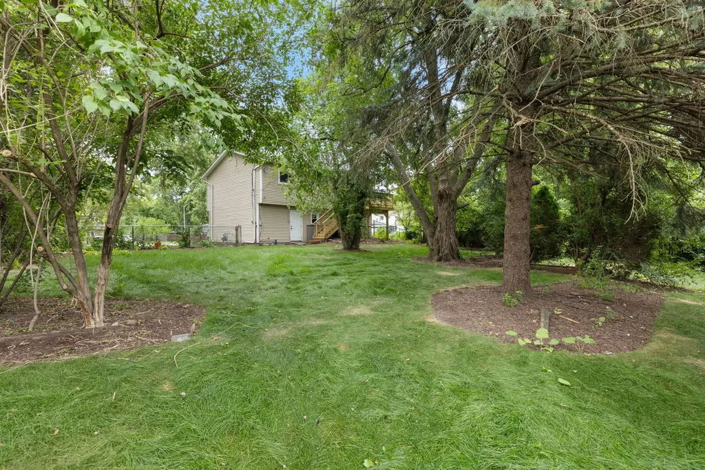 105 Cedarwood Court Bolingbrook IL 60440