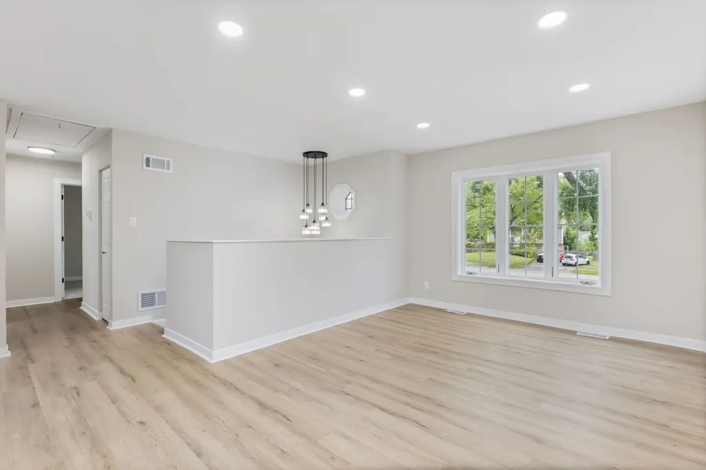 105 Cedarwood Court Bolingbrook IL 60440