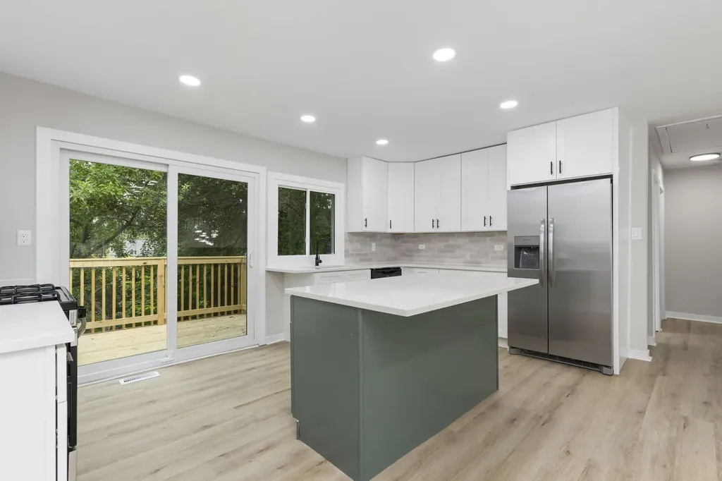 105 Cedarwood Court Bolingbrook IL 60440