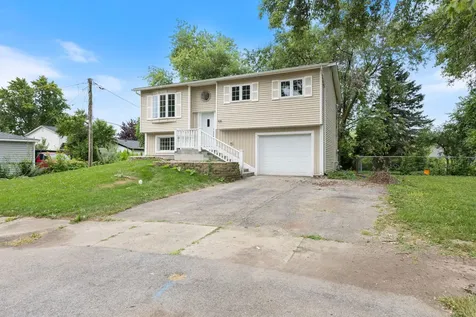 105 Cedarwood Court Bolingbrook IL 60440