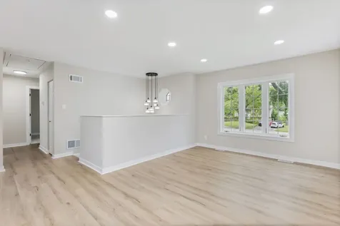 105 Cedarwood Court Bolingbrook IL 60440