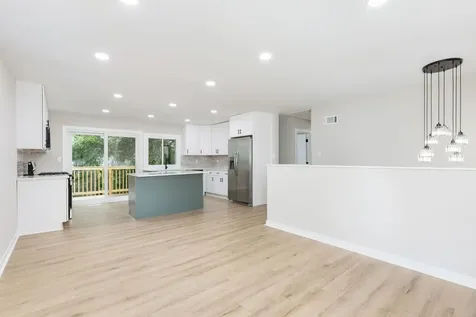 105 Cedarwood Court Bolingbrook IL 60440